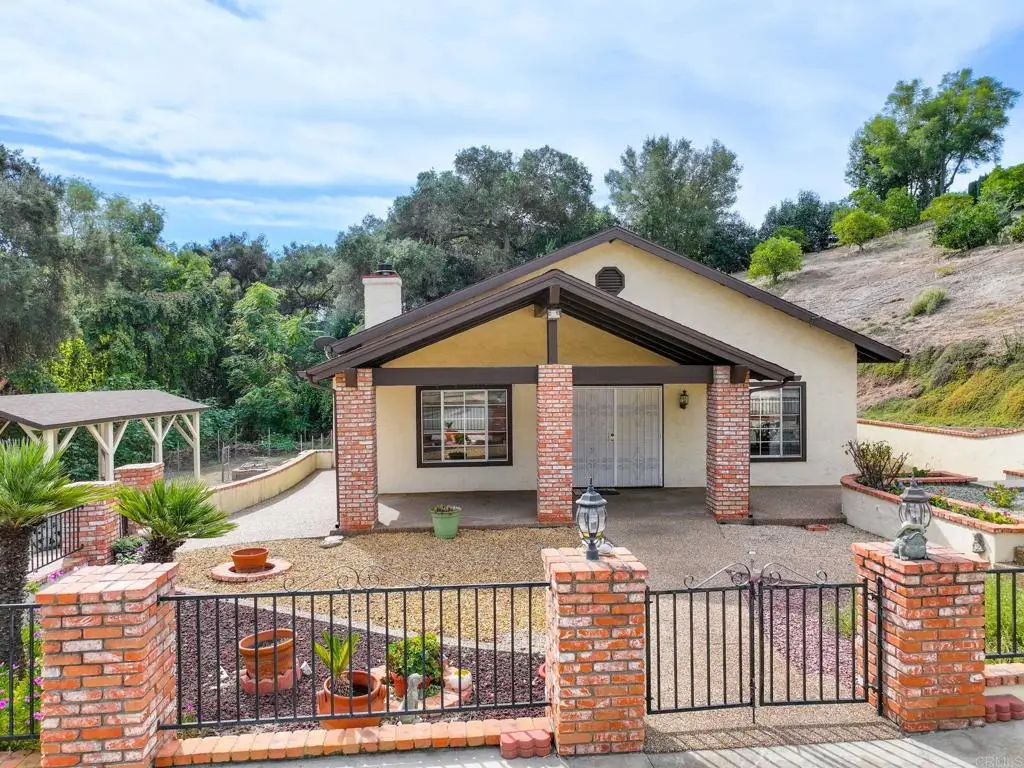 2573 Los Alisos S, Fallbrook, CA 92028 - Image #1