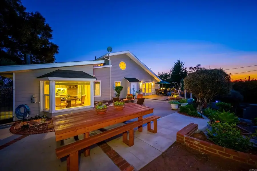 2469 E Mission Road, Fallbrook, CA 92028 - Image #2