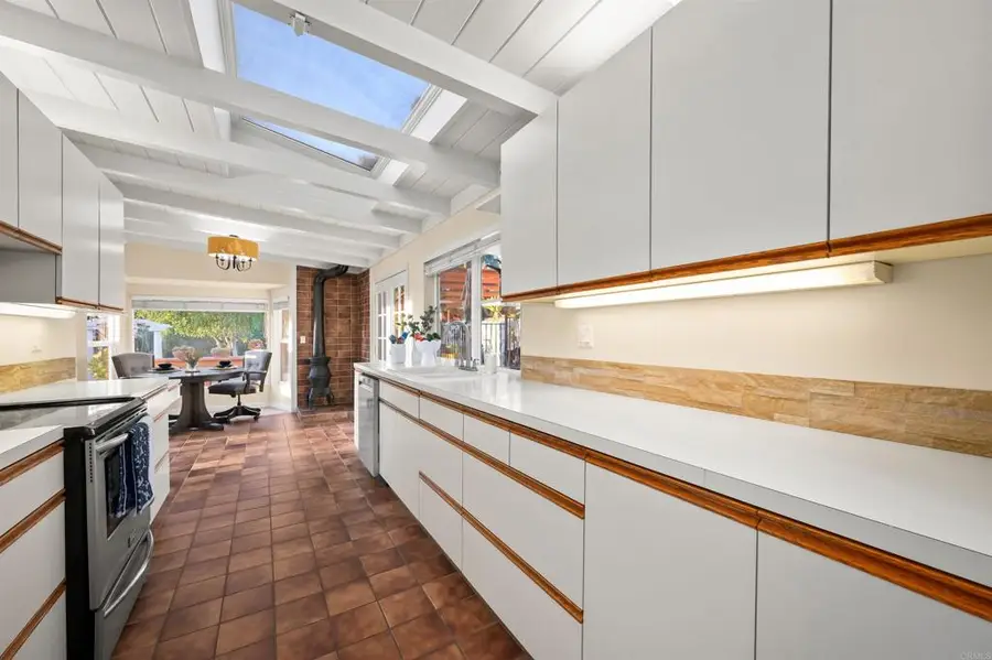 2469 E Mission Road, Fallbrook, CA 92028 - Image #3