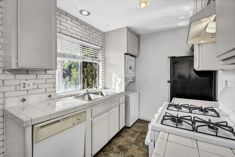 3448 Seabreeze Walk, Oceanside, CA 92056 - #3