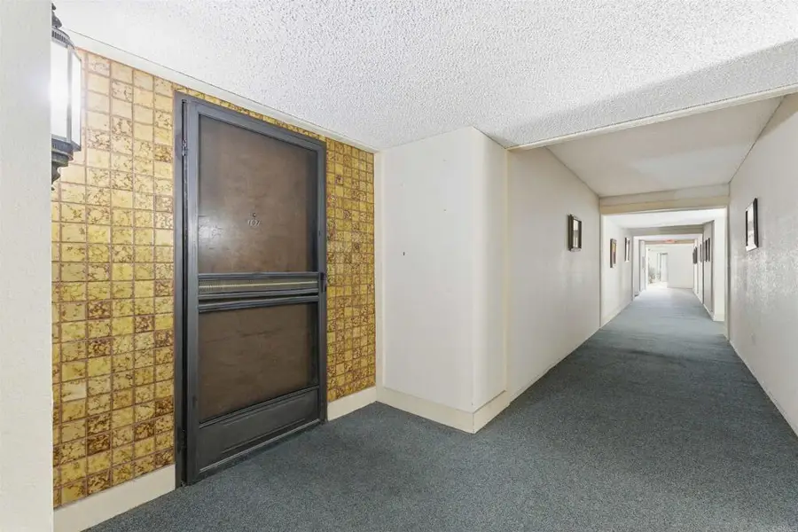 17607 Pomerado #107, San Diego, CA 92128 - Image #2