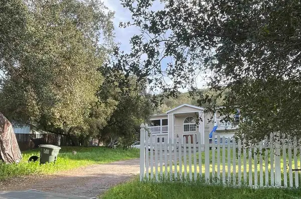 19147 Las Encinas Drive, Ramona, CA 92065