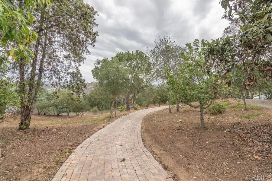4327 Hollyhill Road, Vista, CA 92084 - #3