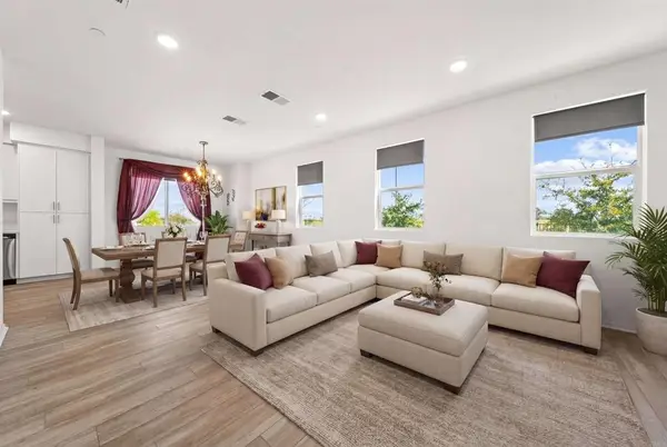 5284 Beachfront Cove #245, San Diego, CA 92154