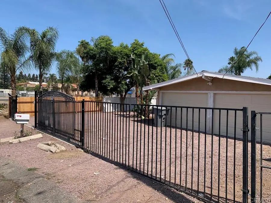 122 Eaton Way, Vista, CA 92084 - #2