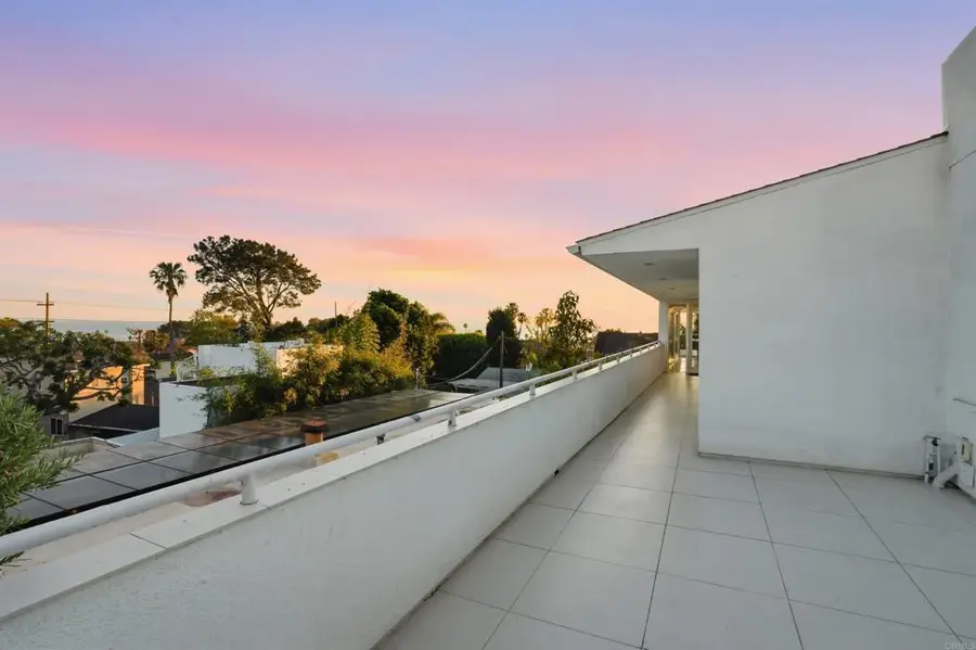 5628 Linda Rosa, La Jolla, CA 92037 - #3