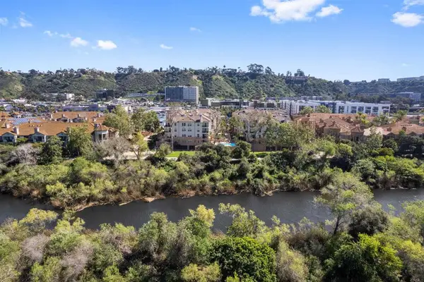 680 Camino De La Reina #2112, San Diego, CA 92108