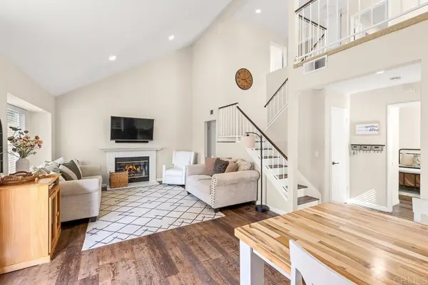 816 Lochwood Place, Escondido, CA 92026