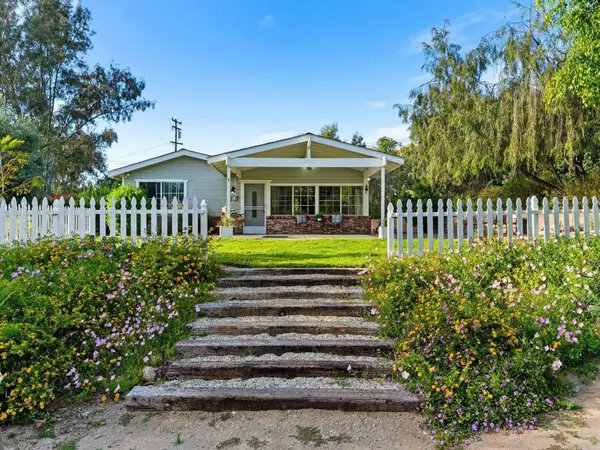 946 Osborne Street, Vista, CA 92084