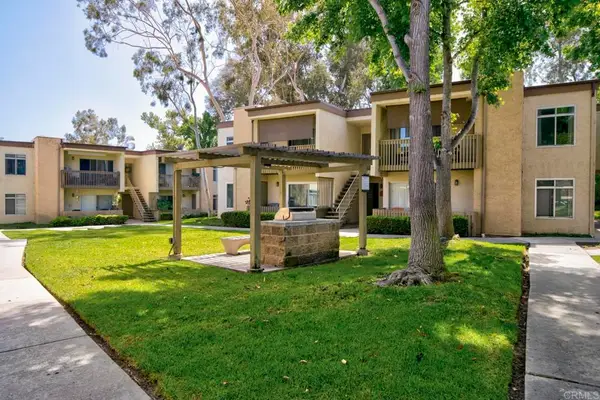 432 Edgehill Ln #116, Oceanside, CA 92054