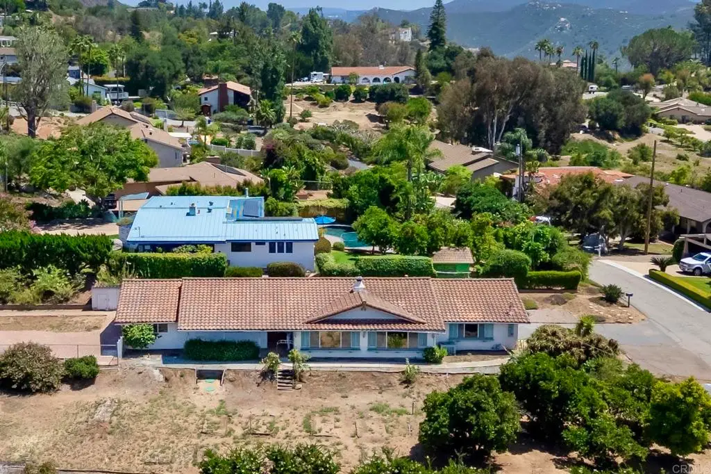 1216 Via Ramon, Escondido, CA 92029 - #1