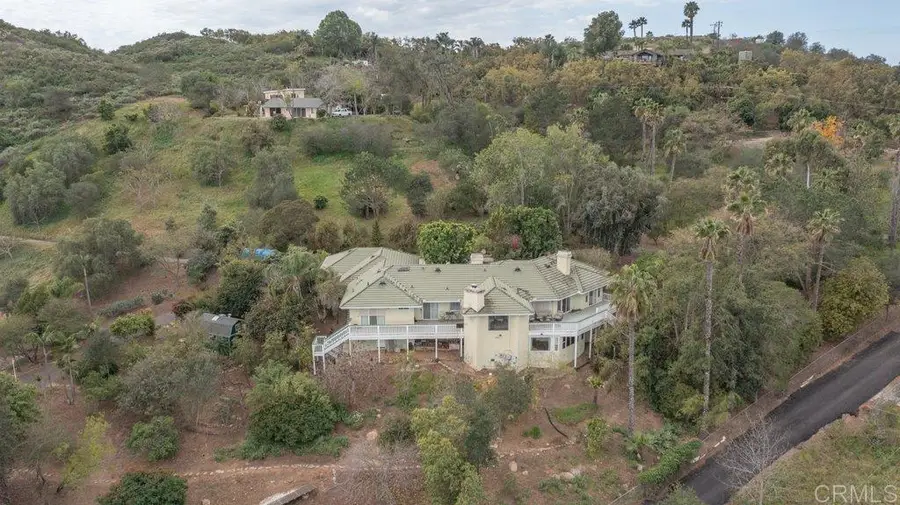 4327 Hollyhill Road, Vista, CA 92084 - #2
