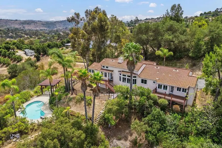 2718 Via Del Robles, Fallbrook, CA 92028 - #2