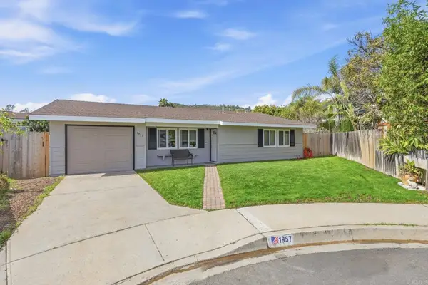1957 Clover Way, Escondido, CA 92026