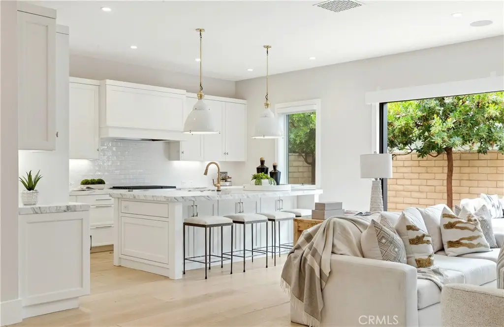 387 La Perle Place, Costa Mesa, CA 92627 - Image #1