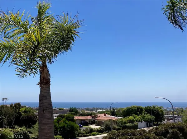 19 Harbor Pointe, Corona Del Mar, CA 92625