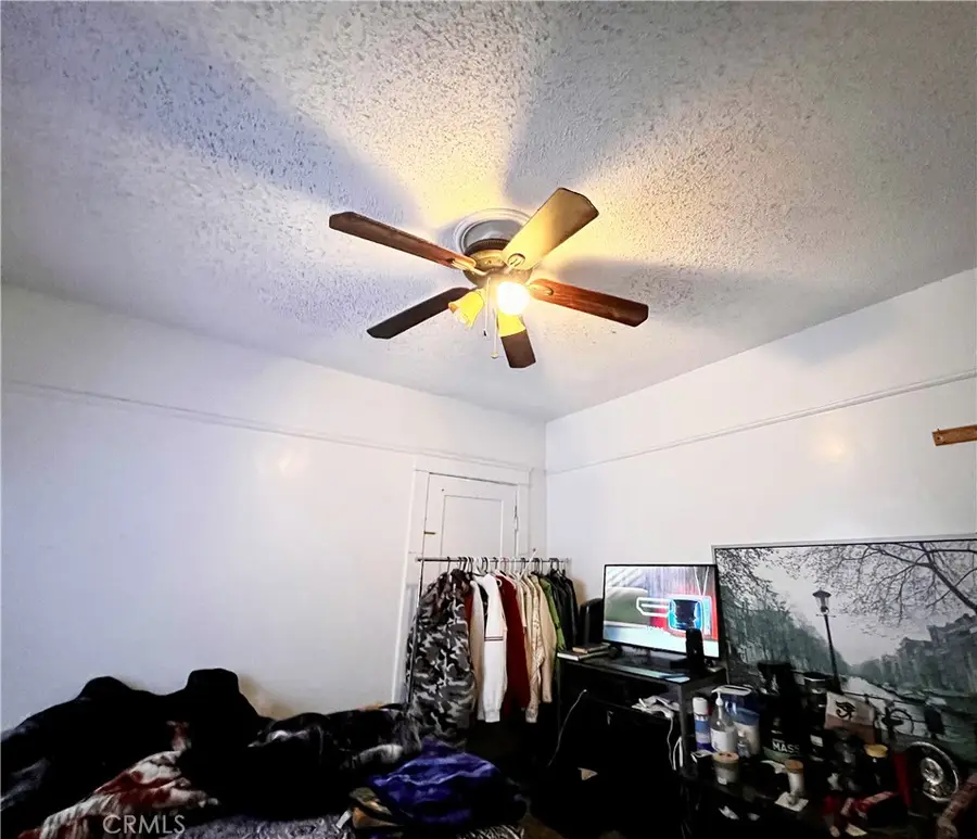 1040 W 45th Street, Los Angeles, CA 90037 - Image #3