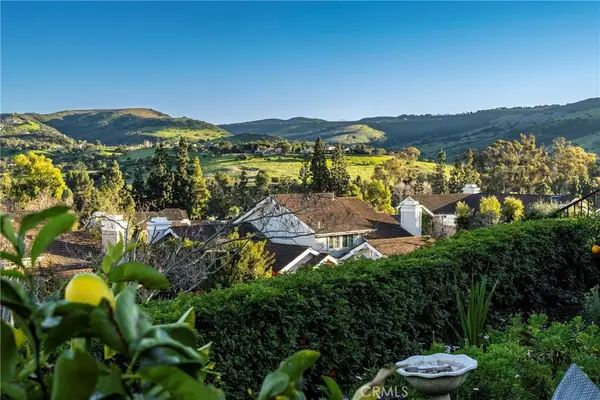 20 Southern Wood, Irvine, CA 92603