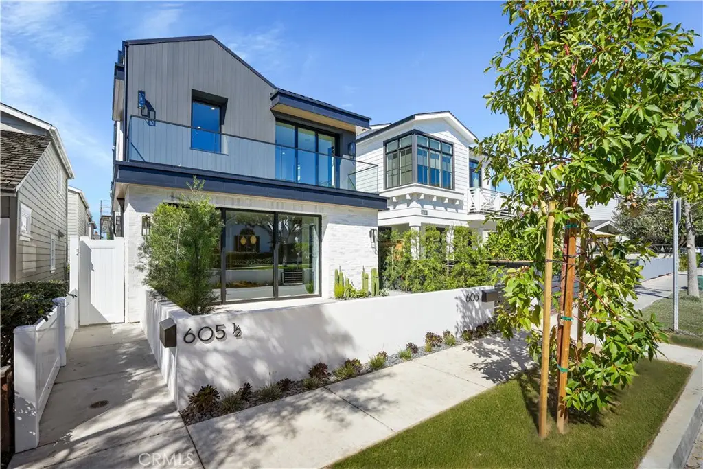 605 1/2 Carnation, Corona Del Mar, CA 92625 - #1