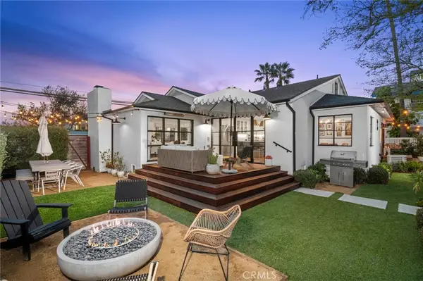 206 Del Mar Avenue, Costa Mesa, CA 92627