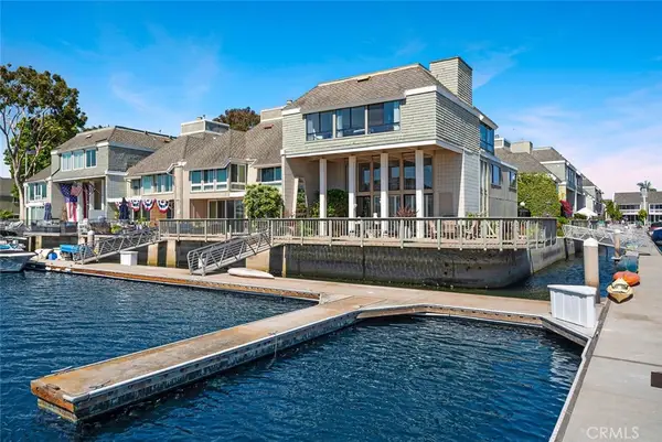 16445 Wimbledon Lane, Huntington Beach, CA 92649