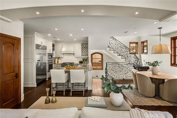 604 1/2 Marigold Avenue #B, Corona Del Mar, CA 92625