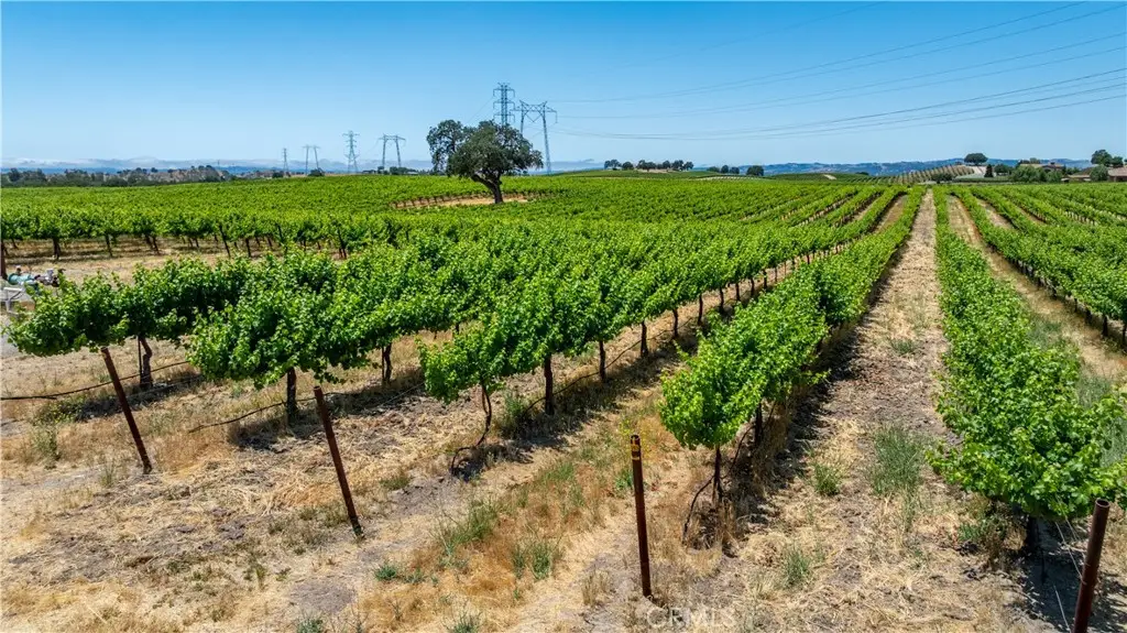 4950 Union Rd, Paso Robles, CA 93446 - Image #1