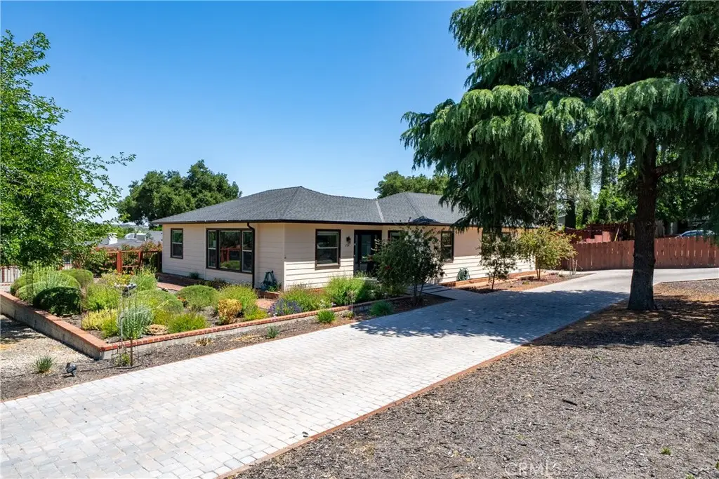 204 18th St, Paso Robles, CA 93446 - #1