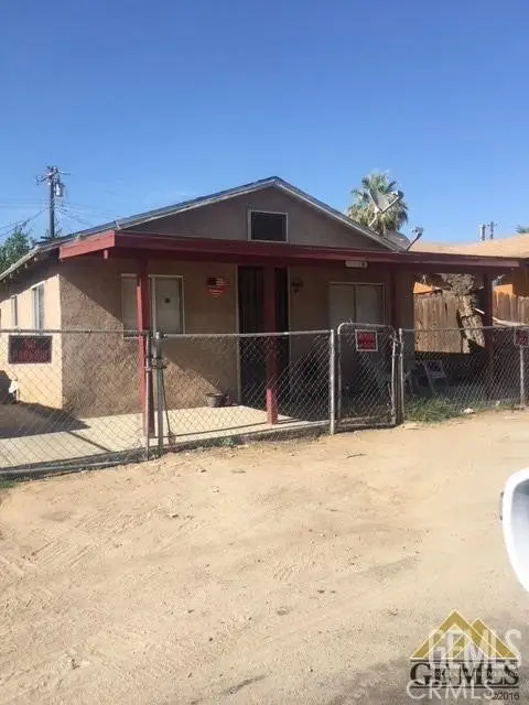 8900 Hope Lane, Lamont, CA 93241