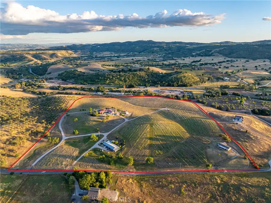 2325 Bella Tierra, Paso Robles, CA 93446 - #3