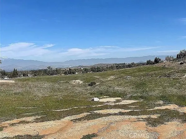 17900 Nandina Avenue, Riverside, CA 92508