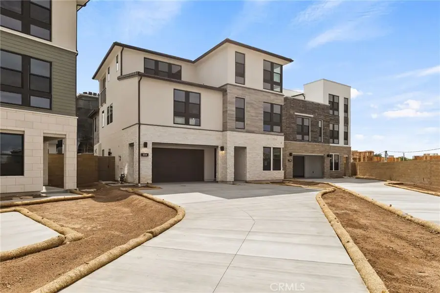 204 Stage, Irvine, CA 92618 - Image #2