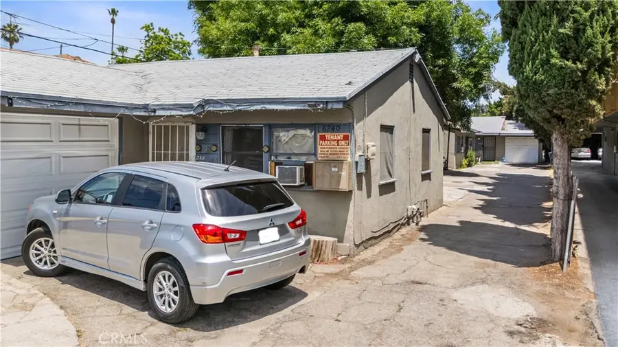 6240 Hazeltine Avenue, Van Nuys, CA 91401 - #2