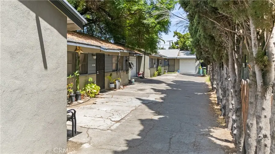 6240 Hazeltine Avenue, Van Nuys, CA 91401 - #3