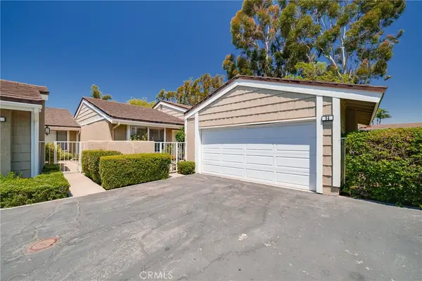 34 Lone Pine #40, Irvine, CA 92604