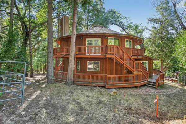 26020 Hemstreet Pl, Idyllwild, CA 92549