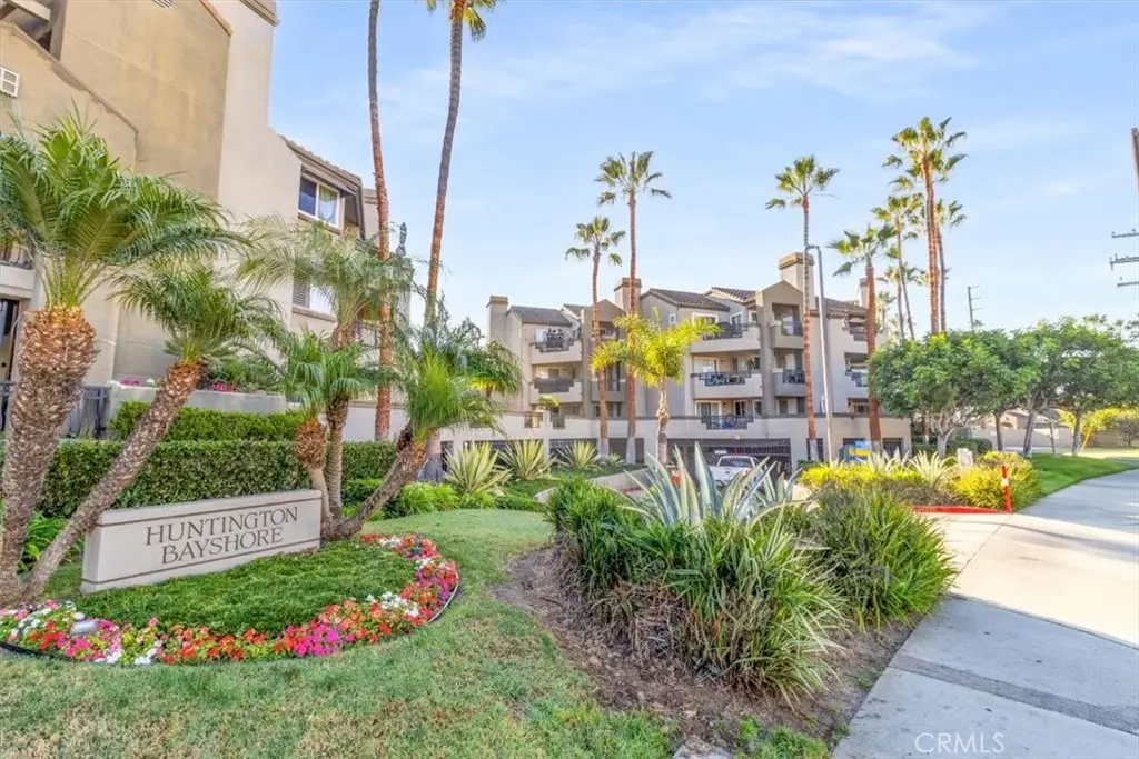 400 Lake St #208, Huntington Beach, CA 92648 - Image #1