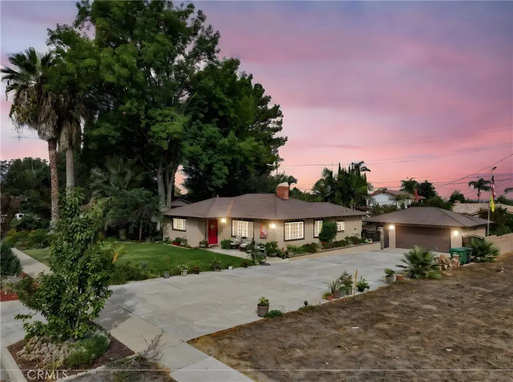 951 W Kendall, Corona, CA 92882 - #1