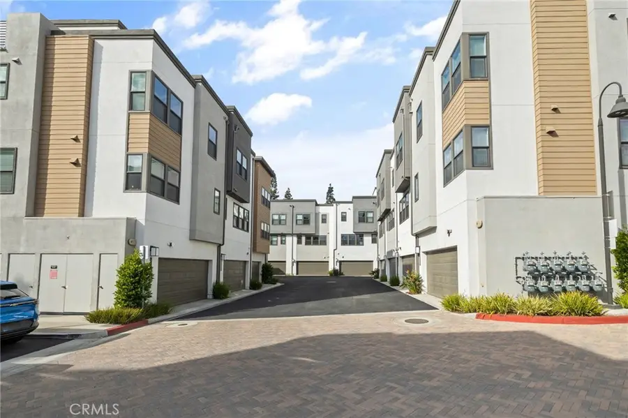 712 S Grable Circle, Orange, CA 92868 - Image #2