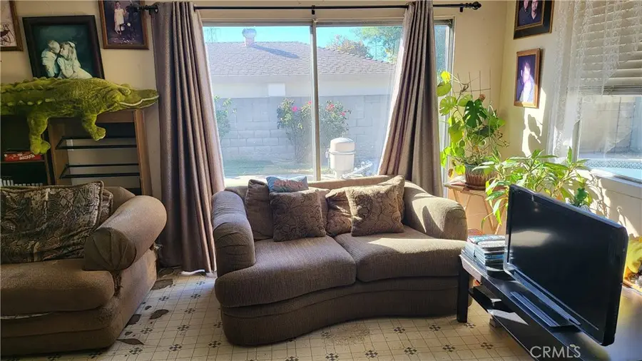 5724 N Galanto, Azusa, CA 91702 - #2