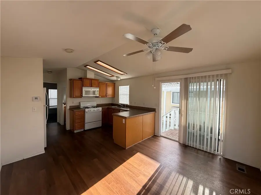 1741 Pomona Avenue #5, Costa Mesa, CA 92627 - Image #2