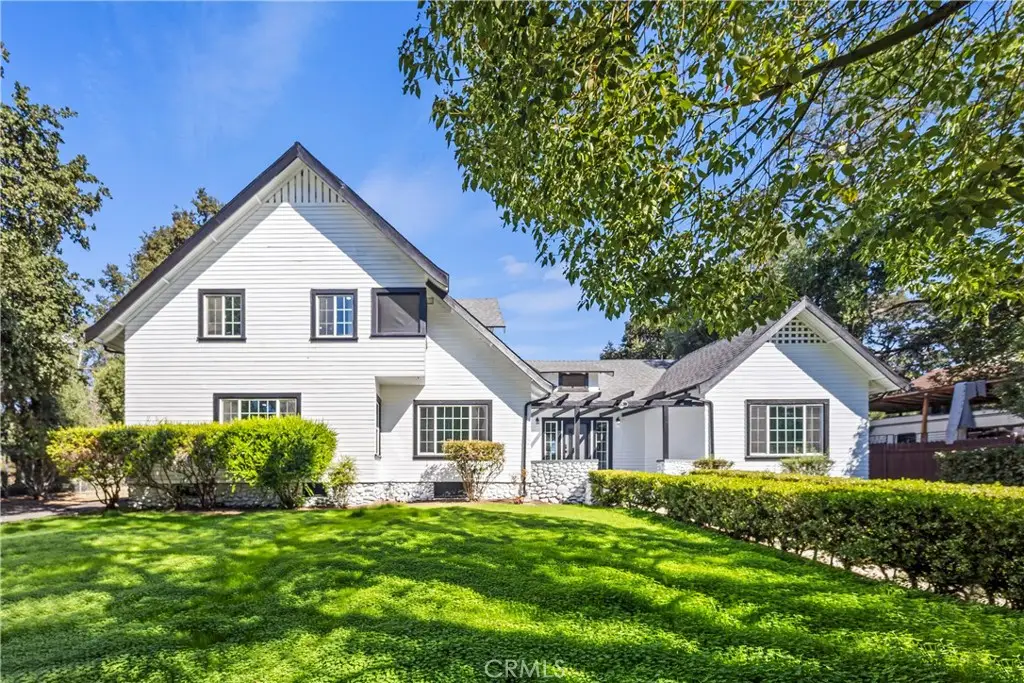 379 Buena Loma, Altadena, CA 91001 - #1