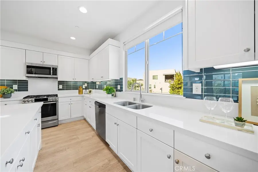 115 Episode, Irvine, CA 92618 - Image #3