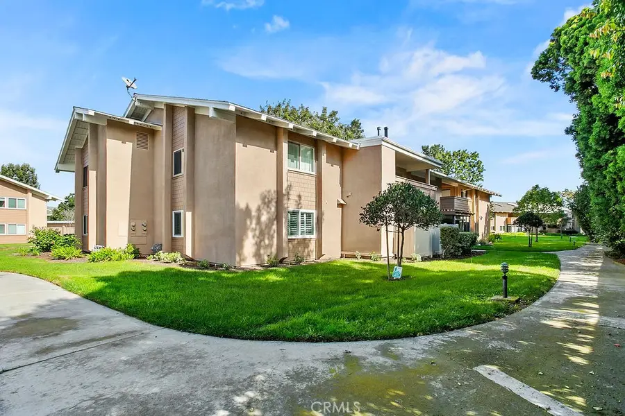 8877 Lauderdale Court #212B, Huntington Beach, CA 92646 - #2