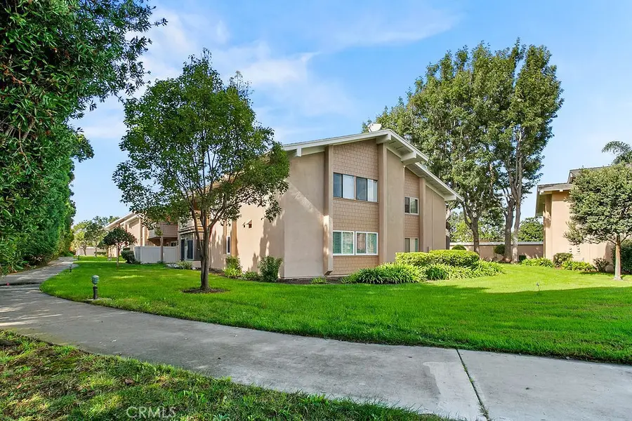 8877 Lauderdale Court #212B, Huntington Beach, CA 92646 - #3