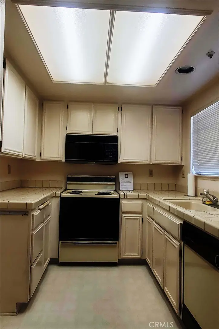 19111 Palo Verde Drive, Apple Valley, CA 92308 - Image #2