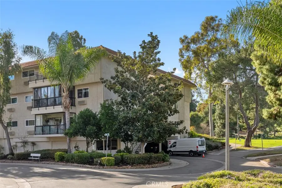 2392 Via Mariposa W #3B, Laguna Woods, CA 92637 - Image #2