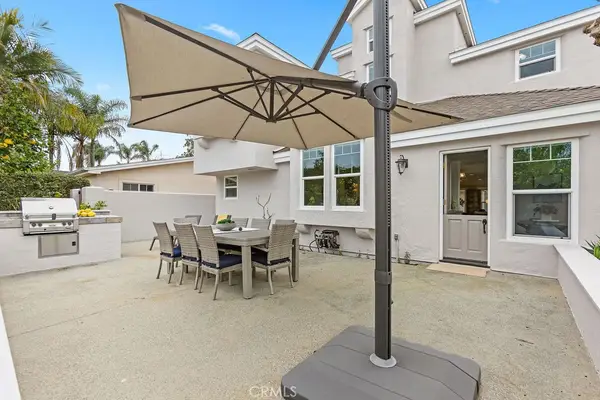 1938 Westminster, Costa Mesa, CA 92627