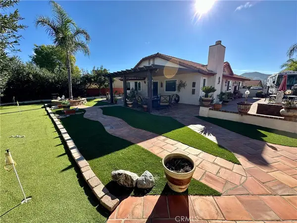 23856 Outrigger, Canyon Lake, CA 92587