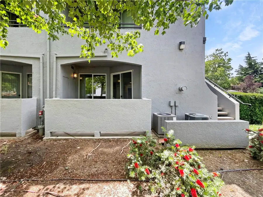 5201 Laguna Oaks, Elk Grove, CA 95758 - Image #2